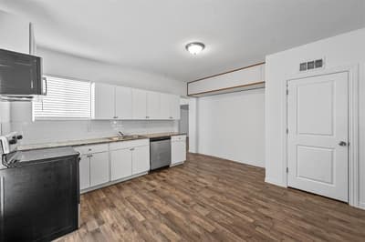 708 W Day Street, Denison TX 75020 - Photo 4