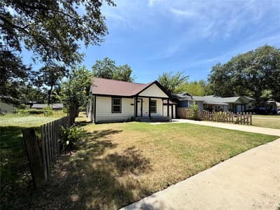 105 W Damon Street, Terrell TX 75160 - Photo 2