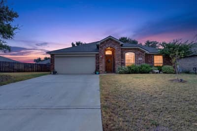 2807 River Ridge Court, Granbury TX 76048 - Photo 2