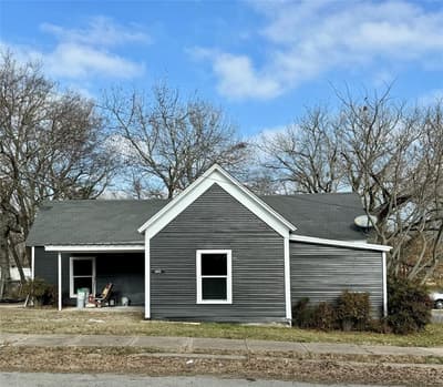 400 S 4th Street, Bonham TX 75418 - Photo 2