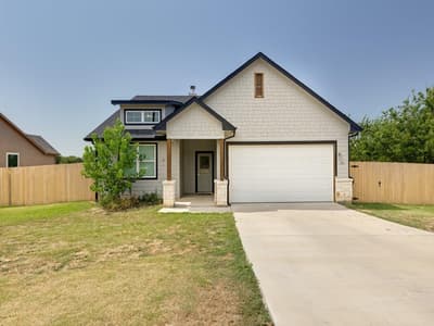 310 Oakwood Avenue, Jacksboro TX 76458
