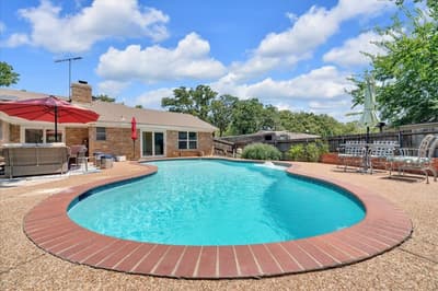 207 Walnut Way, Euless TX 76039 - Photo 2