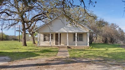 202 Johns Drive, Chico TX 76431 - Photo 2