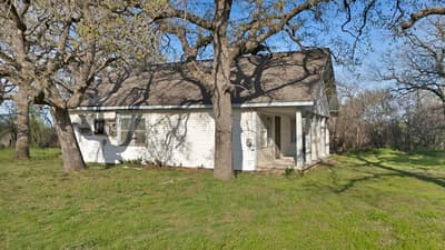 202 Johns Drive, Chico TX 76431 - Photo 3