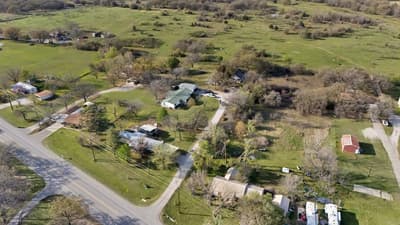 202 Johns Drive, Chico TX 76431 - Photo 5