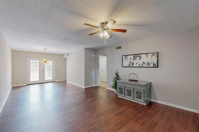 13818 Methuen Green Lane, Dallas TX 75240 - Photo 2