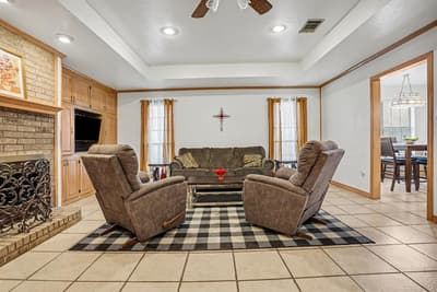 407 Lumpkin Drive, Ennis TX 75119 - Photo 2