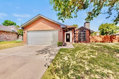 5205 Livermore Drive, Arlington TX 76017 - Photo 3