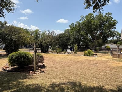 2233 Park Lake Drive, Waco TX 76708 - Photo 3