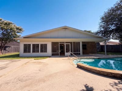 1713 Steinburg Lane, Fort Worth TX 76134 - Photo 5