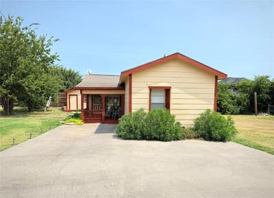 111 Ivy Lane, Roanoke TX 76262 - Photo 2