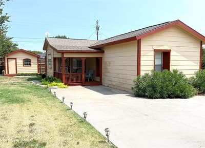111 Ivy Lane, Roanoke TX 76262