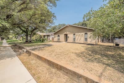 1201 Kingston Drive, Lewisville TX 75067 - Photo 2