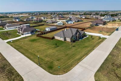 7018 New Castle Lane, Sanger TX 76266 - Photo 4