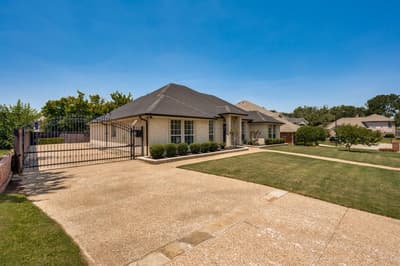 5104 Independence Avenue, Arlington TX 76017 - Photo 2