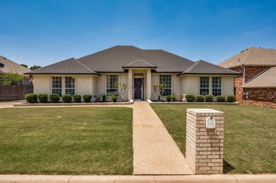 5104 Independence Avenue, Arlington TX 76017