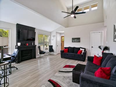 569 Hunters Glen Street, Lewisville TX 75067 - Photo 2