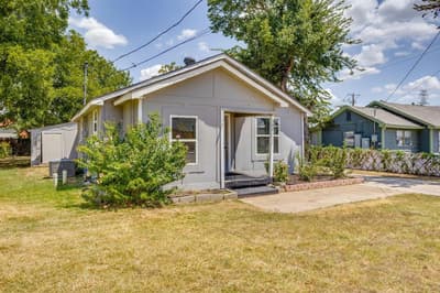 502 N Delaware Street, Irving TX 75061 - Photo 2