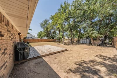 909 Shady Oaks, Bridgeport TX 76426 - Photo 3