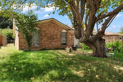 1825 Avenue B, Grand Prairie TX 75051 - Photo 2