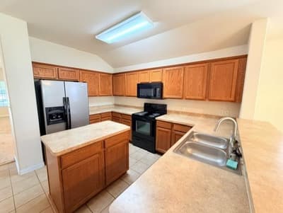 227 Creekwood Drive, Princeton TX 75407 - Photo 4