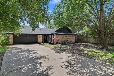 2304 Dove Meadow Court, Grapevine TX 76051