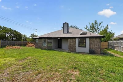 6057 Hillglen Drive, Watauga TX 76148 - Photo 3