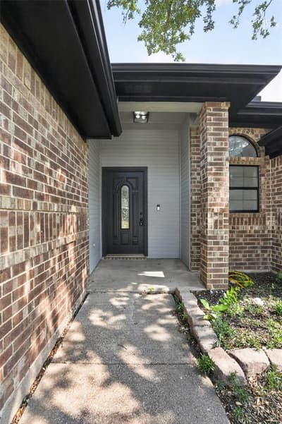 6057 Hillglen Drive, Watauga TX 76148 - Photo 5