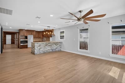 335 Avenue I, Dallas TX 75203 - Photo 2
