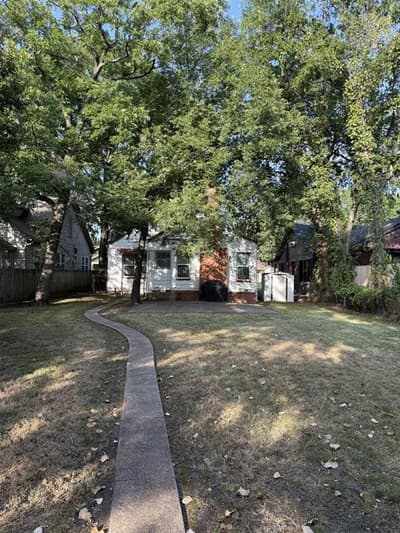 1108 S Travis Street, Sherman TX 75090 - Photo 2