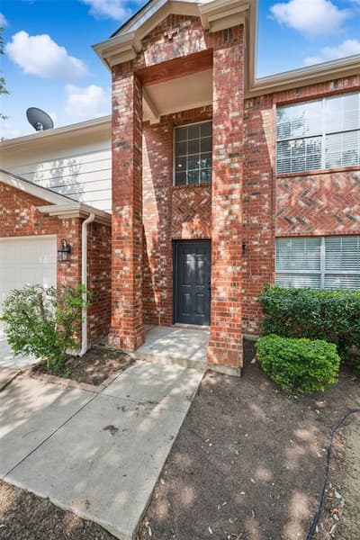 7020 Glenshire Drive, Arlington TX 76002 - Photo 2