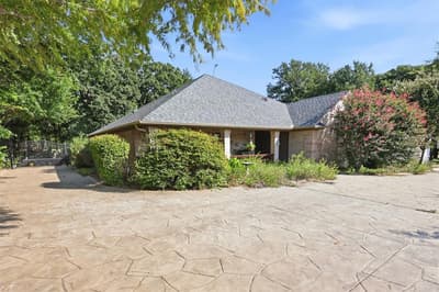 4044 Tortoise Lane, Fort Worth TX 76135 - Photo 2