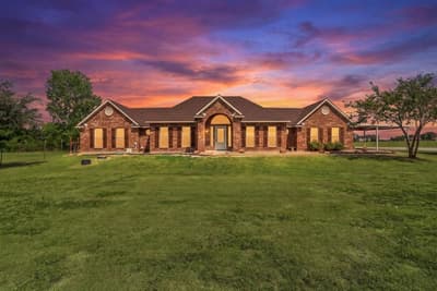 627 County Road 4445, Trenton TX 75490