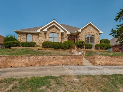 629 Bent Creek Drive, DeSoto TX 75115 - Photo 2