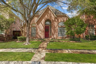 8609 Old Oak Drive, Irving TX 75063 - Photo 2