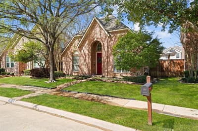 8609 Old Oak Drive, Irving TX 75063