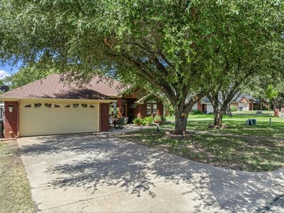 10127 Cougar Ridge Parkway, Waco TX 76708 - Photo 2