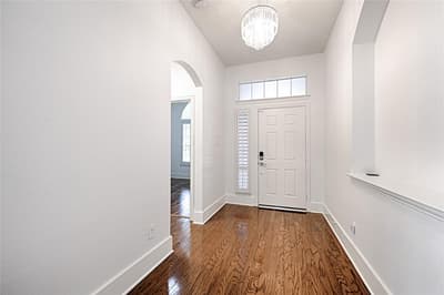 9718 Wolf Creek Drive, Irving TX 75063 - Photo 3