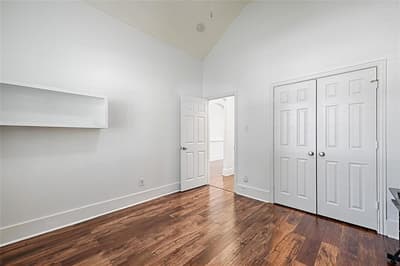 9718 Wolf Creek Drive, Irving TX 75063 - Photo 5
