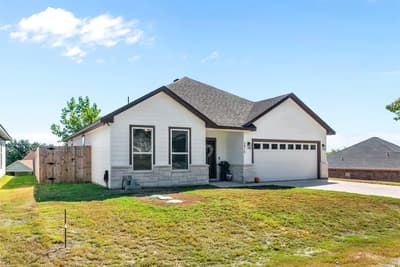 2415 Beverly Drive, Granbury TX 76048 - Photo 2