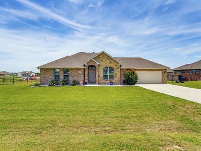 121 Walnut Street, Paradise TX 76073
