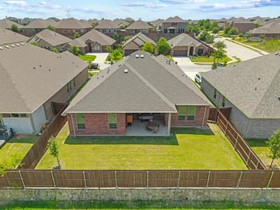 1303 Deer Hollow Drive, Arlington TX 76002 - Photo 4