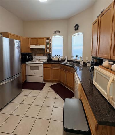 304 W Glen Meadow Drive, Glenn Heights TX 75154 - Photo 2