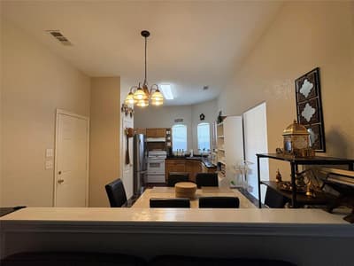 304 W Glen Meadow Drive, Glenn Heights TX 75154 - Photo 3