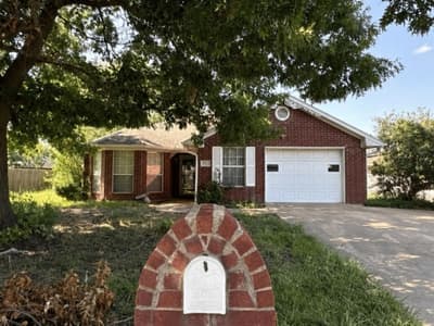 502 E College Street, Leonard TX 75452