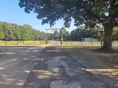 10510 U. S. Highway 82 E, Blossom TX 75416 - Photo 2