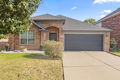 4849 Summer Oaks Lane, Fort Worth TX 76123