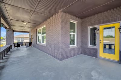 805 E Wise Street, Bowie TX 76230 - Photo 3