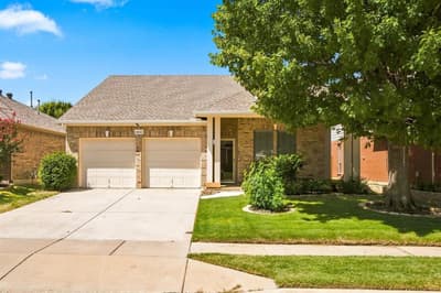 4641 Prickly Pear Drive, Fort Worth TX 76244 - Photo 2