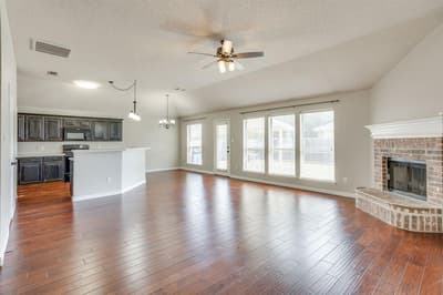 400 Bretts Way, Burleson TX 76028